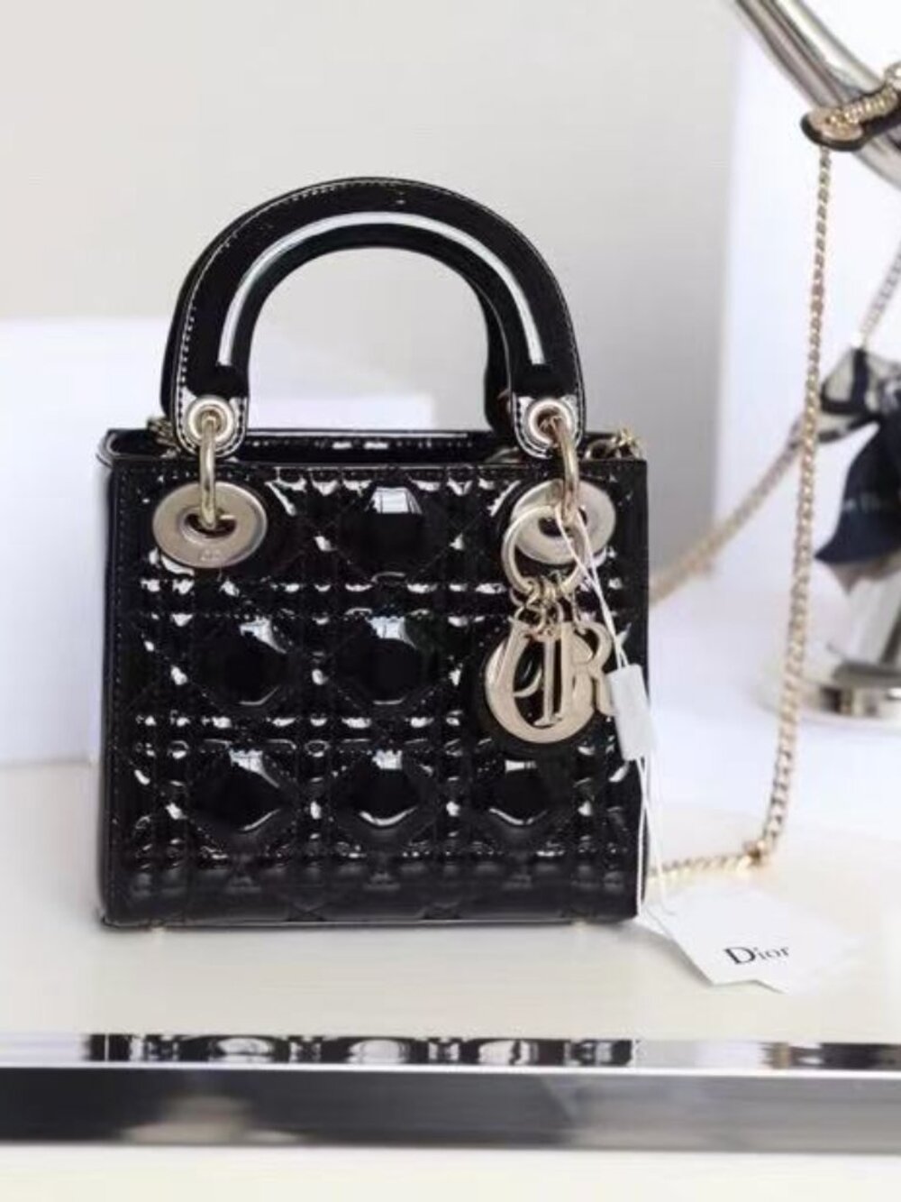 Classic DIOR Bag: A Stylish and Versatile Choice for Elegance